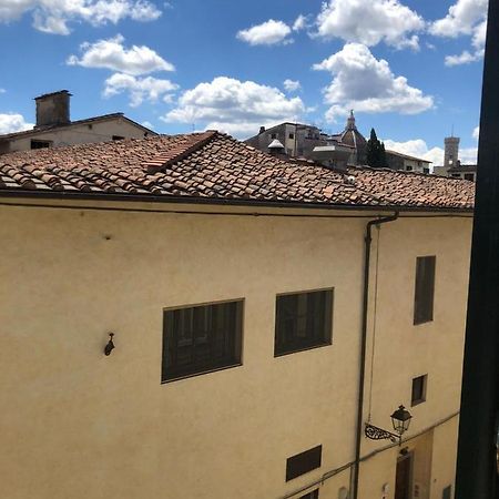 Solo Traveller Bedroom In Homestays City Center Floransa Dış mekan fotoğraf