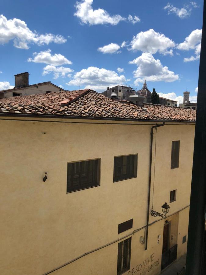 Solo Traveller Bedroom In Homestays City Center Floransa Dış mekan fotoğraf