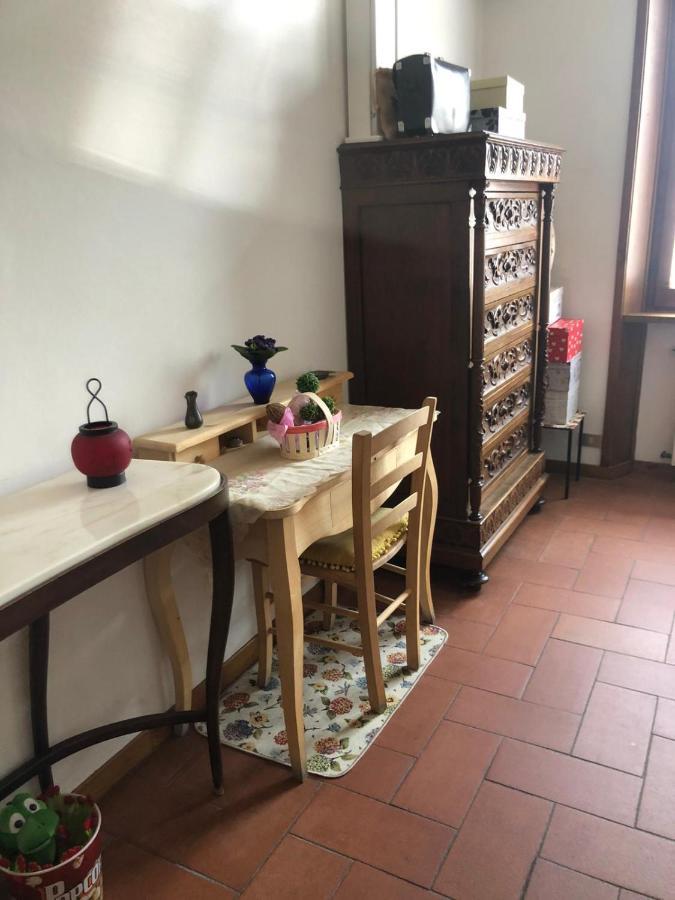 Solo Traveller Bedroom In Homestays City Center Floransa Dış mekan fotoğraf