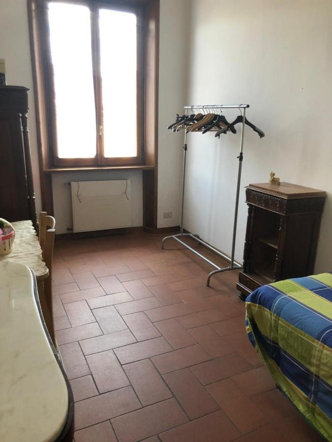 Solo Traveller Bedroom In Homestays City Center Floransa Dış mekan fotoğraf